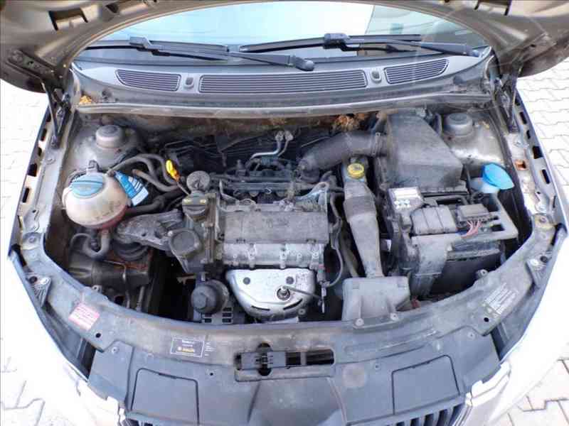 Škoda Fabia 1,2 i 51KW 12V KLIMATIZACE - foto 19