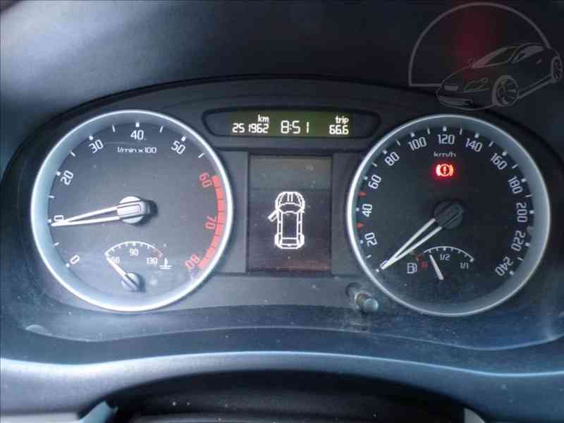 Škoda Fabia 1,2 i 51KW 12V KLIMATIZACE - foto 6