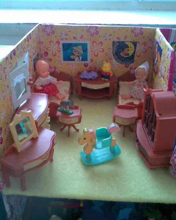 Retro malý nábyteček s panenkami - foto 11