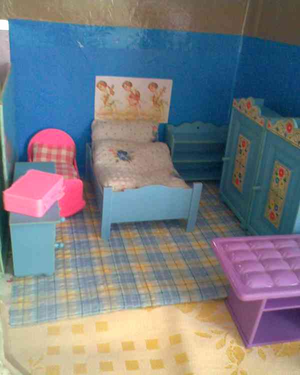 Retro malý nábyteček s panenkami - foto 15