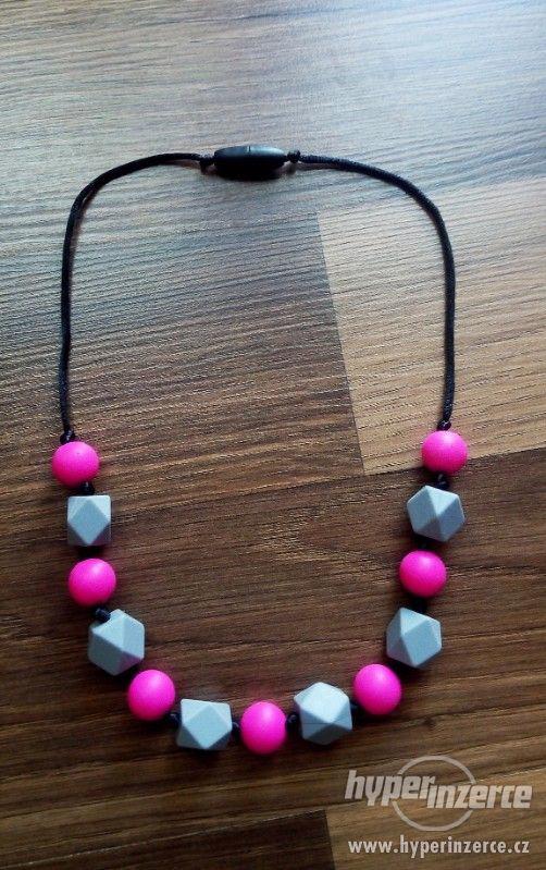 Silikonový náhrdelník šedo-růžový - foto 1