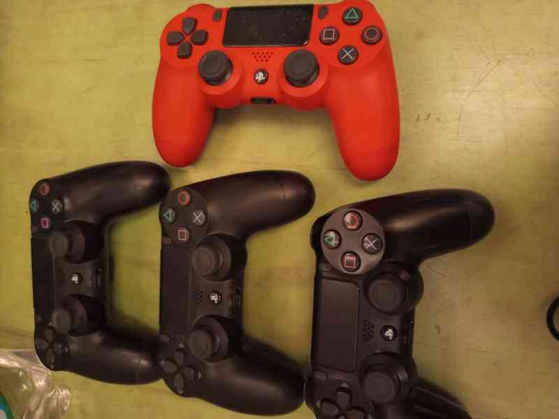 PlayStation 4  - foto 4