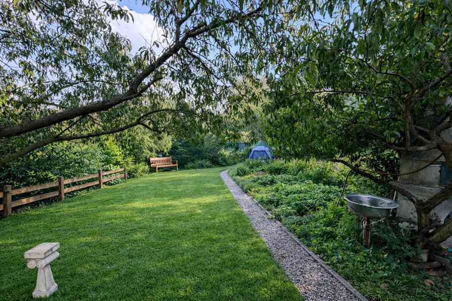 Prodej chatky 2+1 s pergolou a bazénem v Roztokách - foto 23