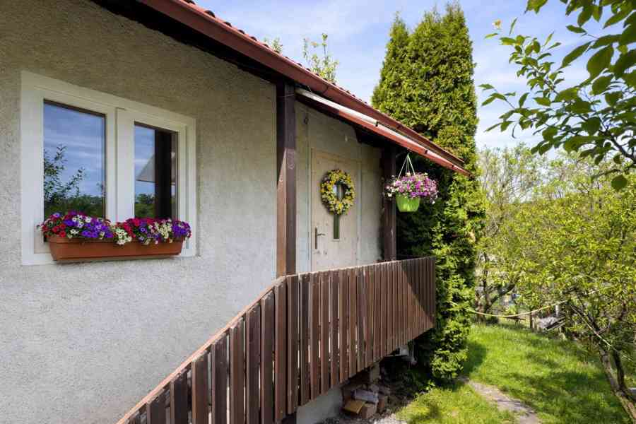 Prodej chatky 2+1 s pergolou a bazénem v Roztokách - foto 15