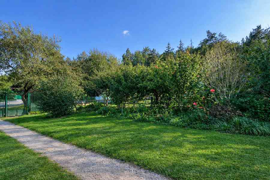 Prodej chatky 2+1 s pergolou a bazénem v Roztokách - foto 27