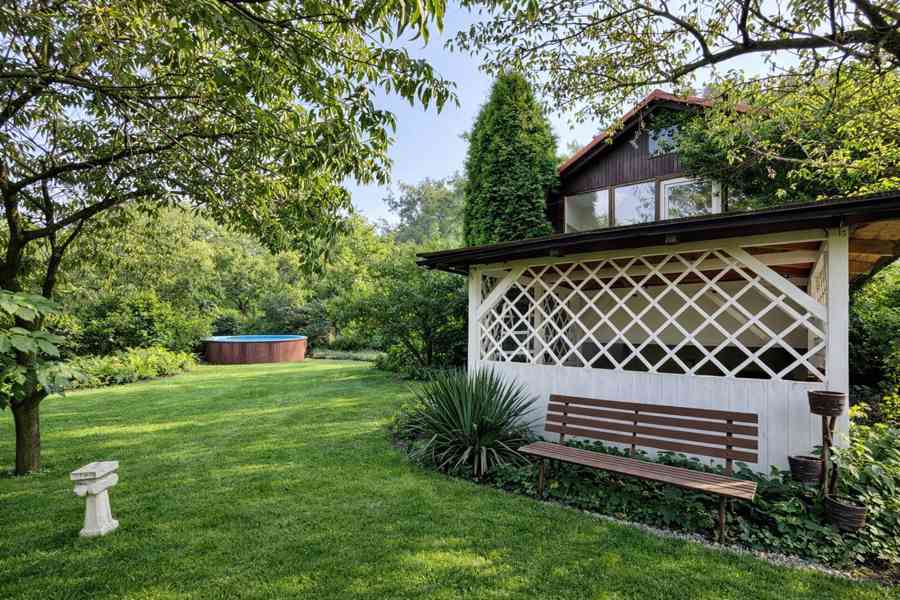 Prodej chatky 2+1 s pergolou a bazénem v Roztokách - foto 17