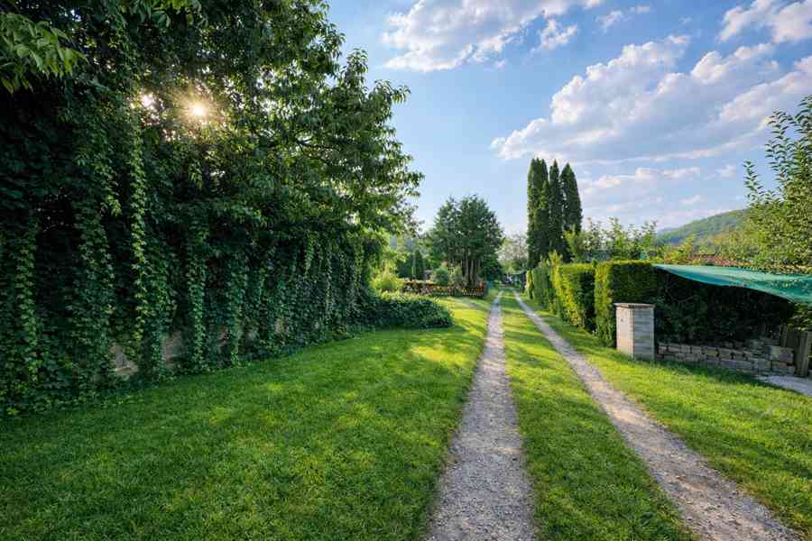 Prodej chatky 2+1 s pergolou a bazénem v Roztokách - foto 25