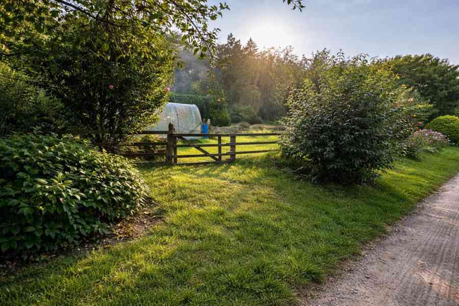 Prodej chatky 2+1 s pergolou a bazénem v Roztokách - foto 24