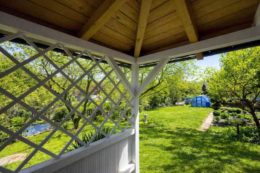 Prodej chatky 2+1 s pergolou a bazénem v Roztokách - foto 20