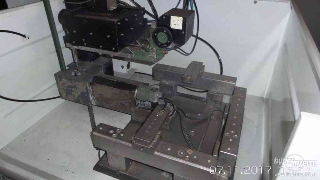 Elektroerozivní stroje - drátové řezačky AGIEMATIC C 100 - foto 2