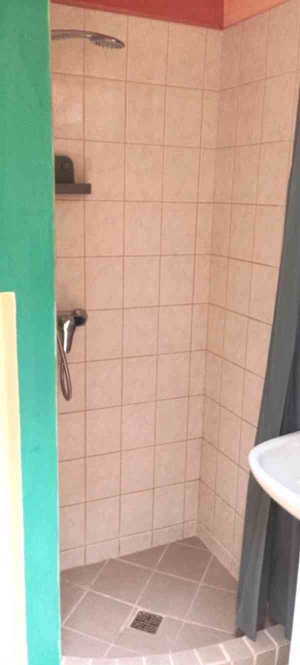 Loftový byt 1+1 (30 m2), pro 1-2 studenty/ky, RD, centrum - foto 5