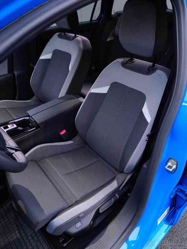 Opel Astra 1,2   96kw MT6 - foto 13