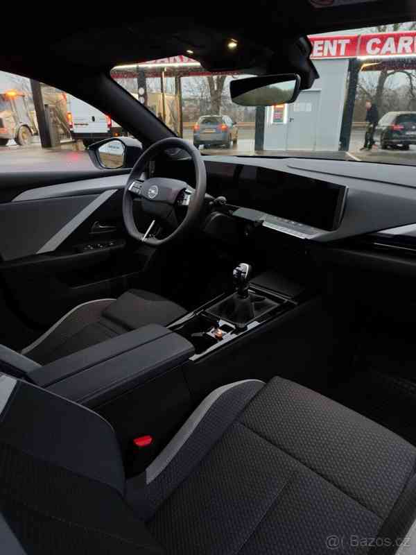 Opel Astra 1,2   96kw MT6 - foto 16