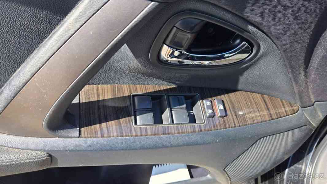 Toyota Avensis 2,0 TDI nafta - foto 6