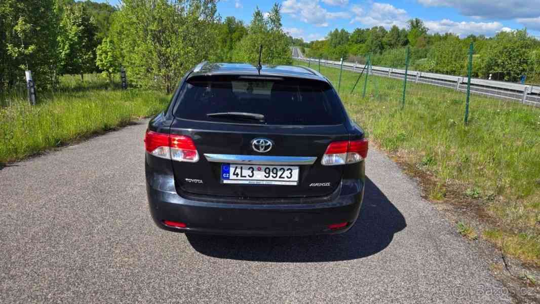 Toyota Avensis 2,0 TDI nafta - foto 4
