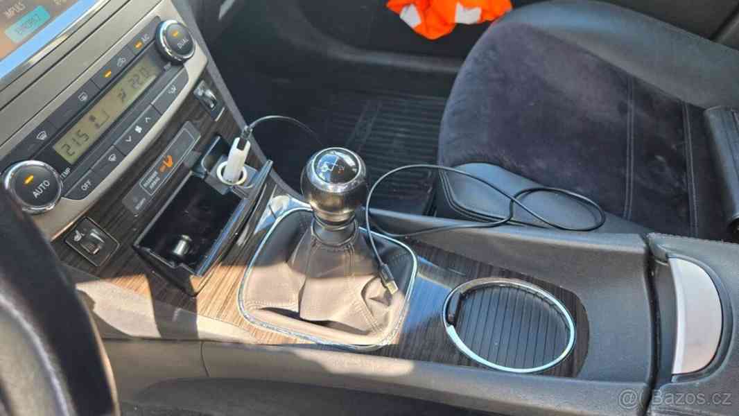 Toyota Avensis 2,0 TDI nafta - foto 13