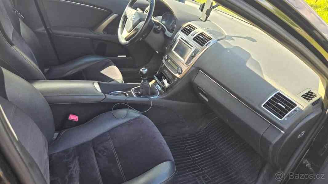 Toyota Avensis 2,0 TDI nafta - foto 8