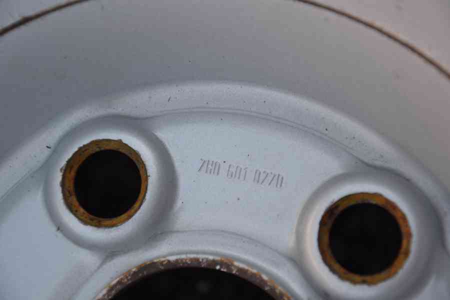 VW T5,T6 (6.1) - Sada pěkných zimních kol 205/65R16C zánovní - foto 3