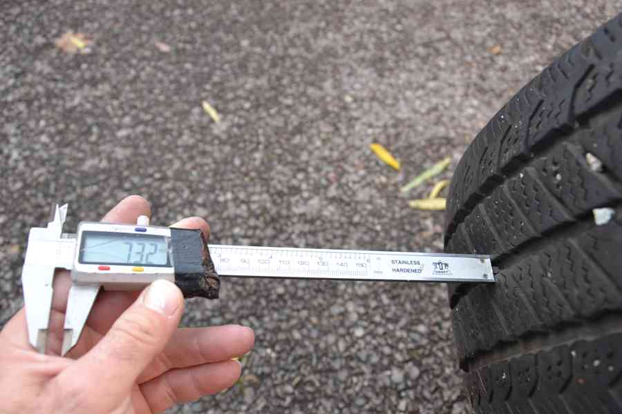 VW T5,T6 (6.1) - Sada pěkných zimních kol 205/65R16C zánovní - foto 18