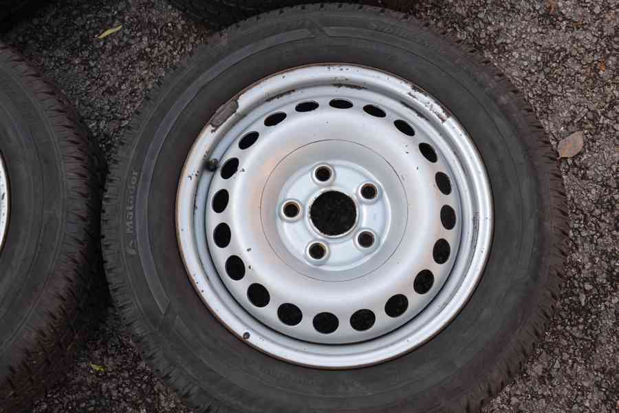 VW T5,T6 (6.1) - Sada pěkných zimních kol 205/65R16C zánovní - foto 6