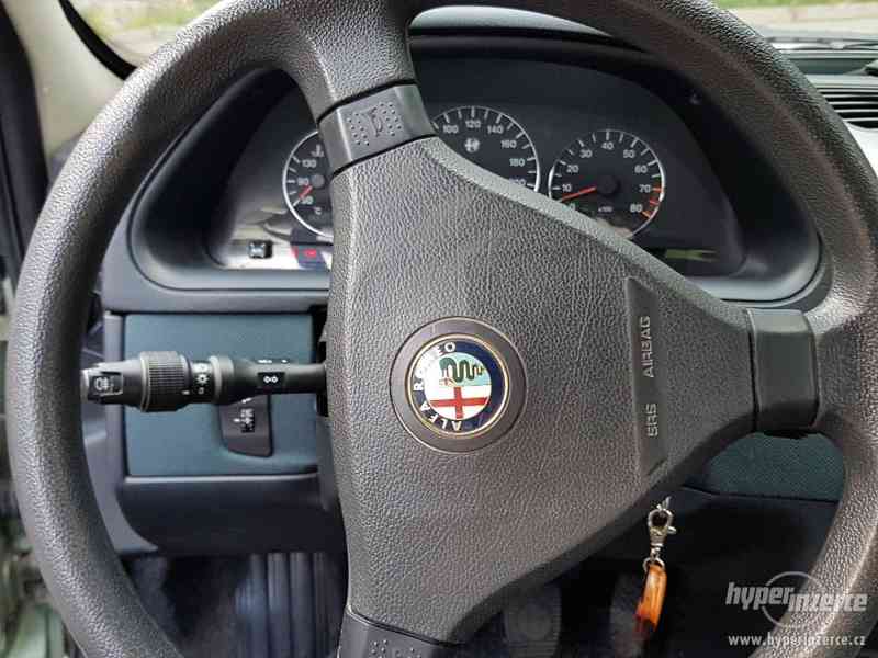 Prodám Alfa Romeo 145, 1.6i, 88kw ve výborném stavu - foto 11