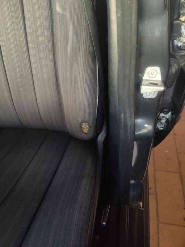 MERCEDES BENZ 124 (rok 1987) - foto 15