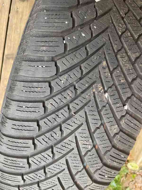 Zimní pneu 215/55 R16 s plech. disky na Peugeot Partner - foto 6