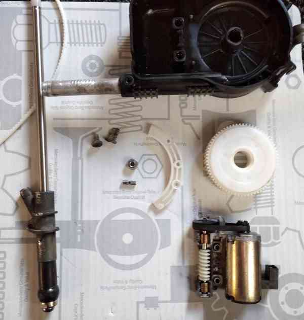 Mercedes R129/638 - Automatická el. anténa (Repas) - foto 2