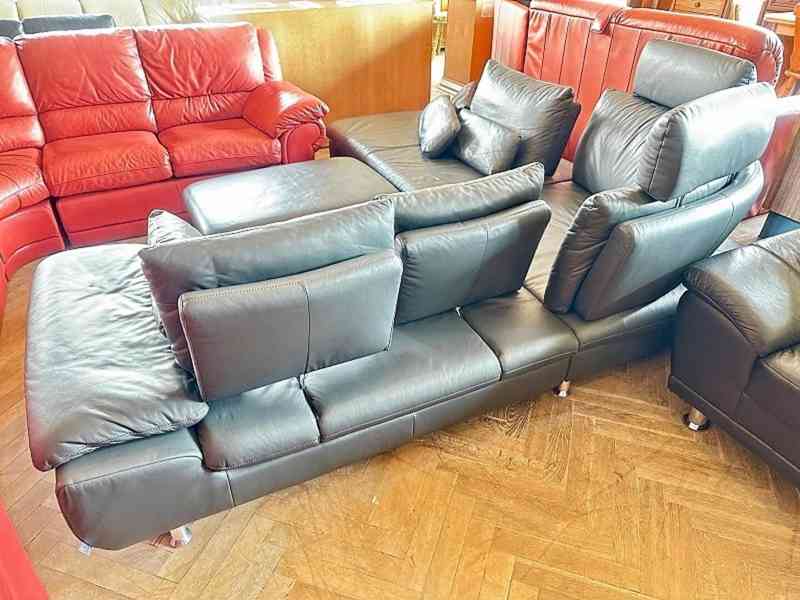  946 Kožená rohová sedací souprava sedačka + taburet šedá  - foto 5