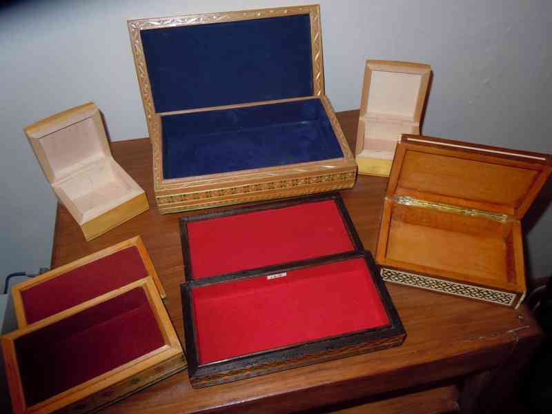 Staré dřevěné krabičky – šperkovnice vykládané slámou, kostí - foto 2