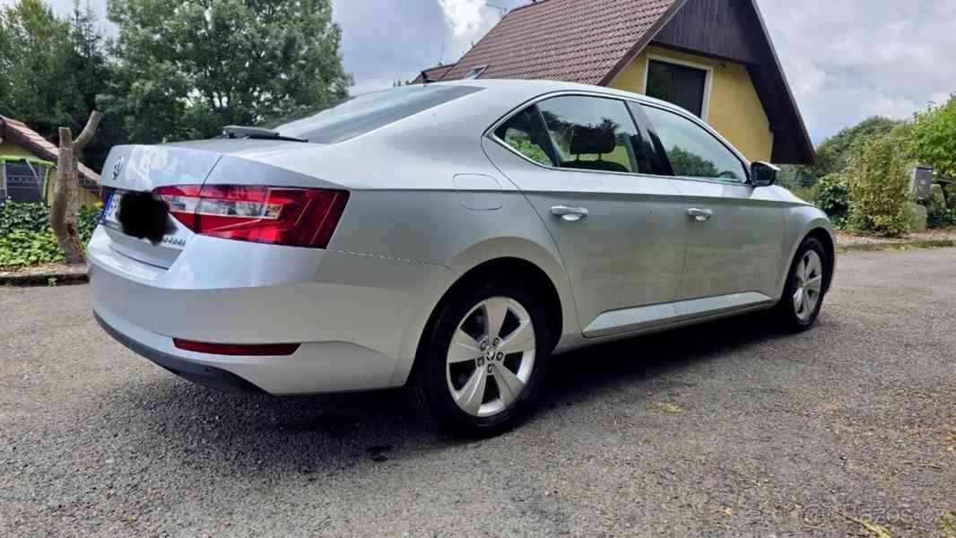 Škoda Superb 1,8 - foto 8