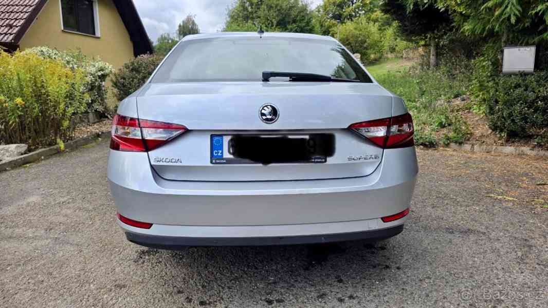 Škoda Superb 1,8 - foto 2