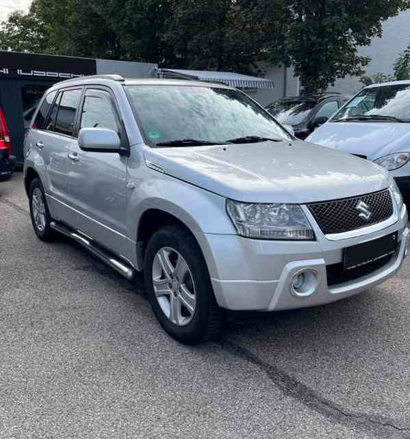 Suzuki Grand Vitara 2.0i Comfort+ benzín 103kw - foto 22