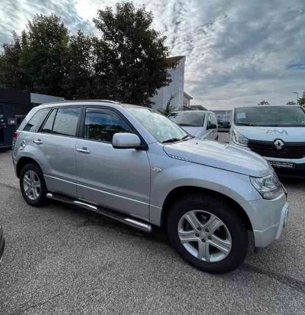 Suzuki Grand Vitara 2.0i Comfort+ benzín 103kw - foto 8