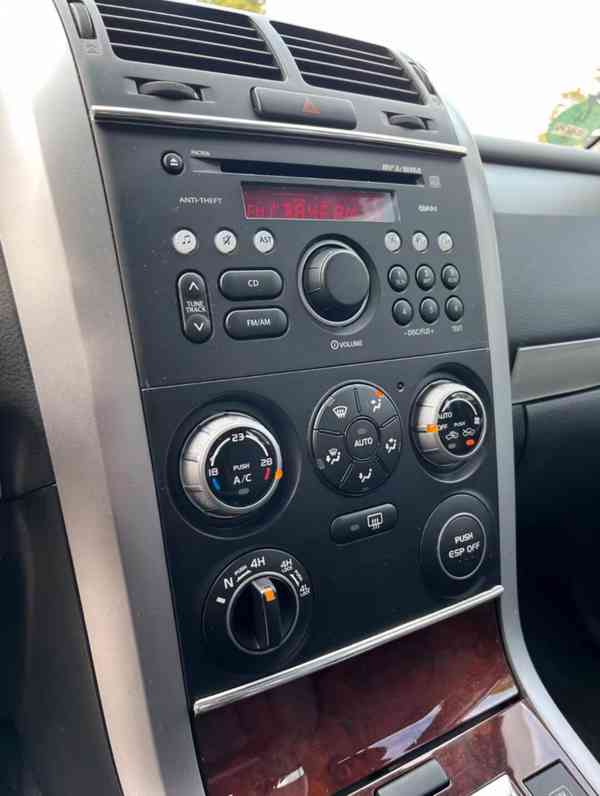 Suzuki Grand Vitara 2.0i Comfort+ benzín 103kw - foto 19