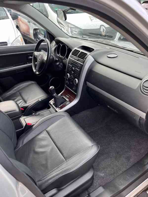 Suzuki Grand Vitara 2.0i Comfort+ benzín 103kw - foto 15