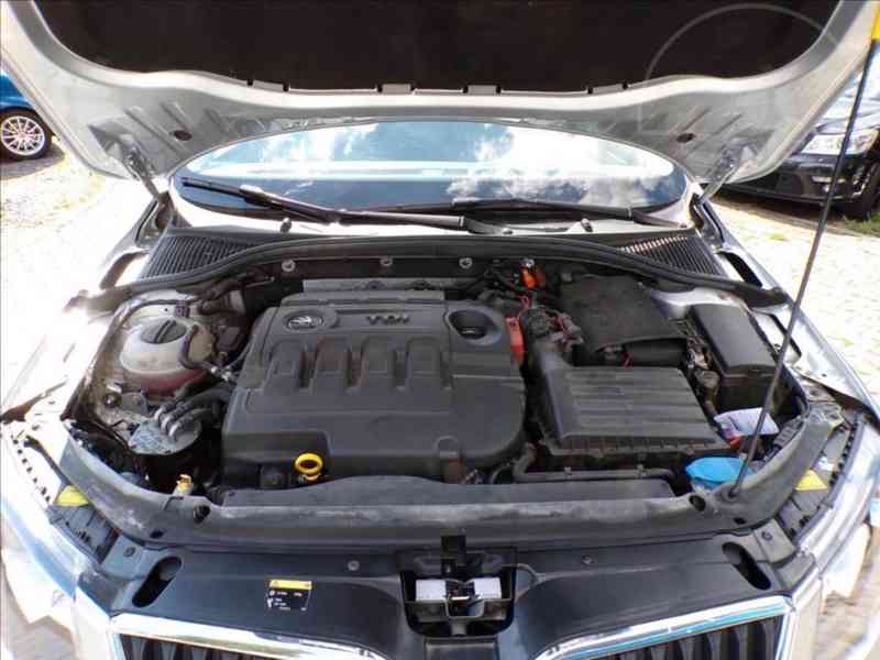 Škoda Octavia 1,6 TDI DIGI.KLIMA - foto 15