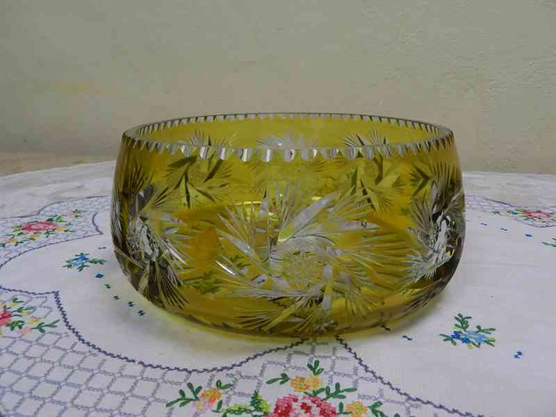 Krásná stará broušená masivní žlutá Mísa 
