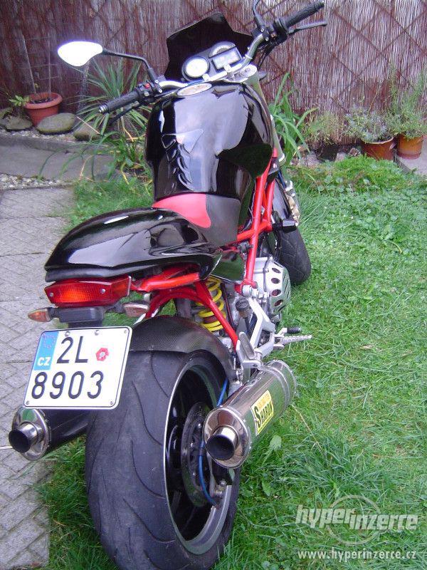 Ducati Monster 900 - foto 5
