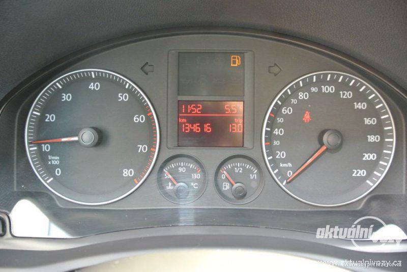 Volkswagen Golf 1.4, benzín, r.v. 2004 - foto 8