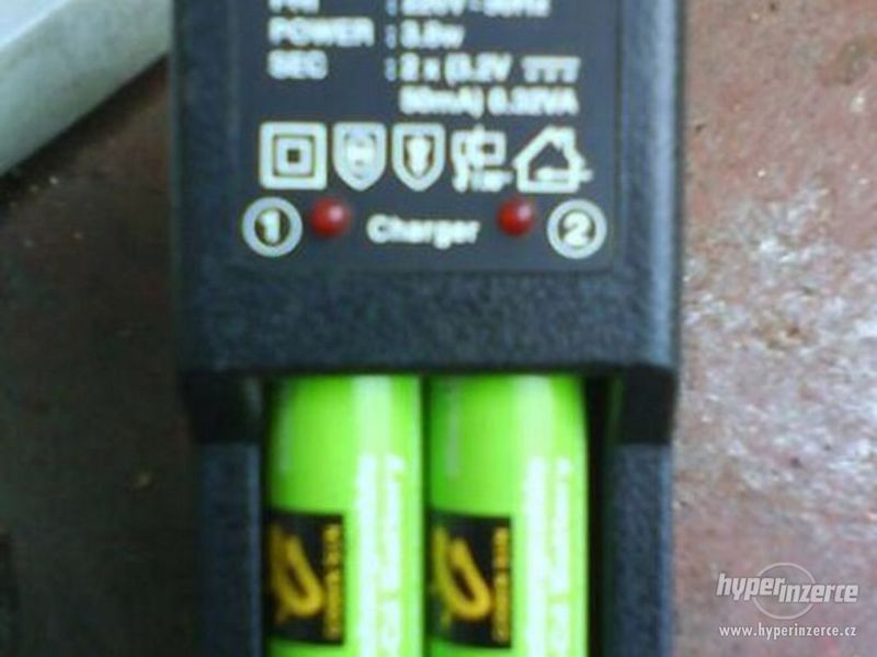 Nabíječka baterii - foto 3