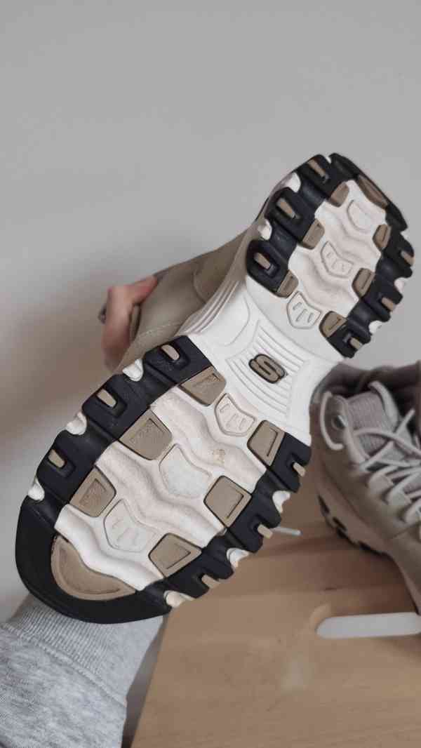 Kožené zimní sportovní boty Skechers s paměťovou pěnou - foto 5