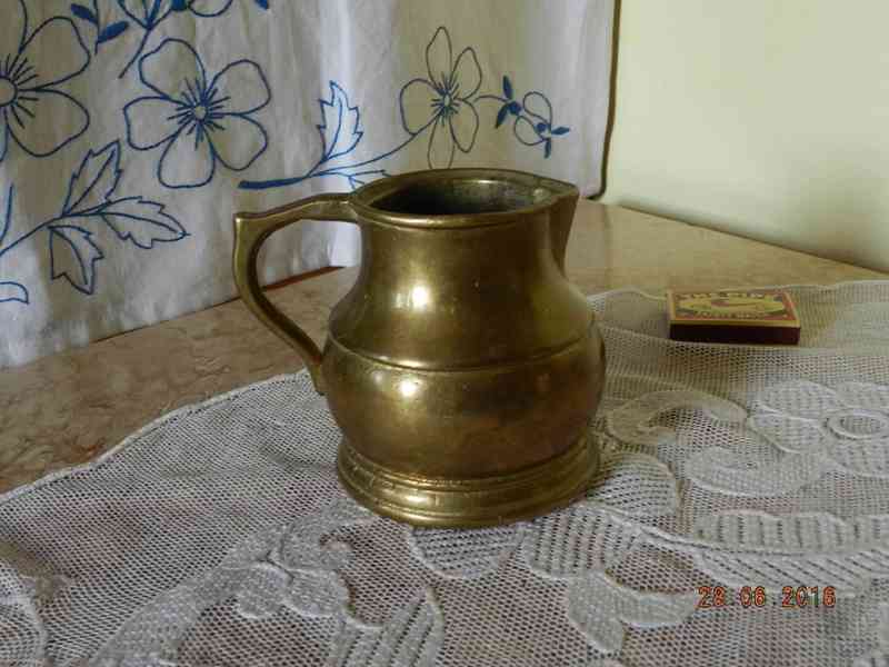 Krásný starý menší bronzový džbánek - foto 3
