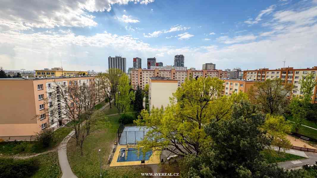 Pronájem bytu 2+1/L (56 m²), ul. Tuchorazská, Praha 10 - foto 12