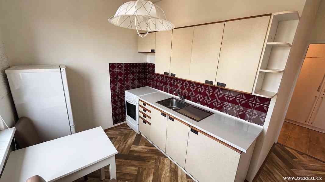 Pronájem bytu 2+1/L (56 m²), ul. Tuchorazská, Praha 10 - foto 2