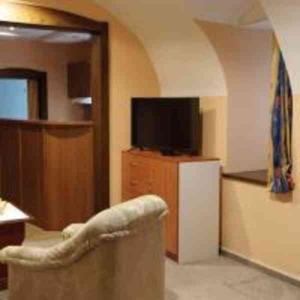Plně vybavený apartmán v Soběslavi pro 2 firemní specialisty - foto 2