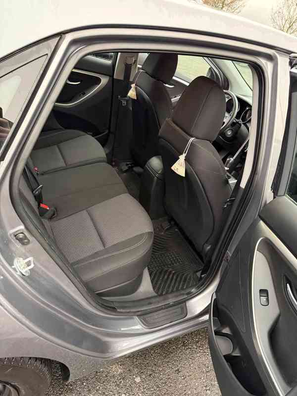 Hyundai i30  - foto 3