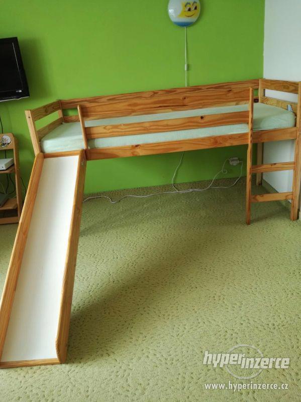 Dětská postel se skluzavkou + matrace 200x90 - foto 1