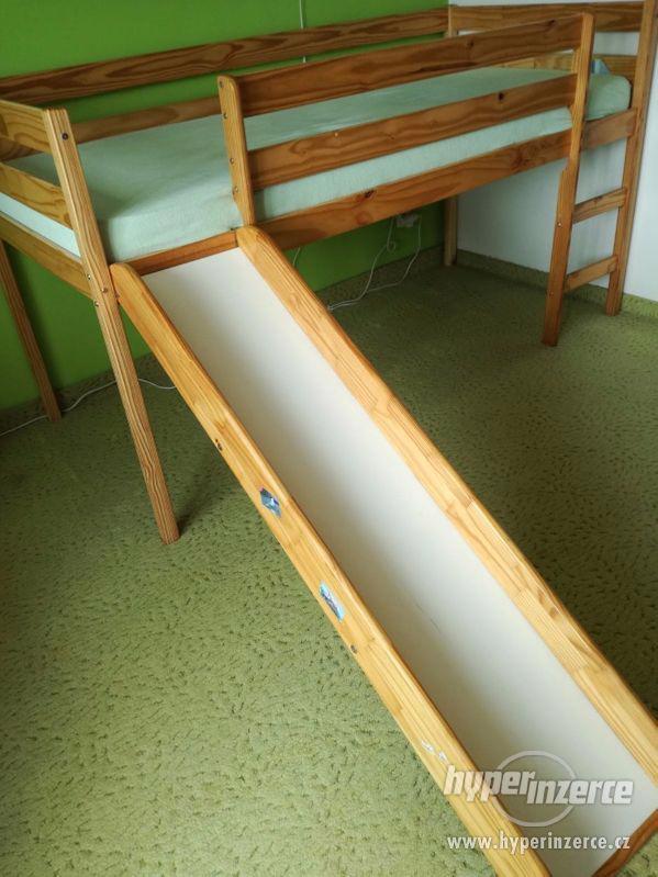 Dětská postel se skluzavkou + matrace 200x90 - foto 2