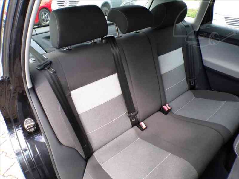 VW Polo 1,4 i FUN,KLIMA-HNED ODJÍŽDÍTE - foto 12